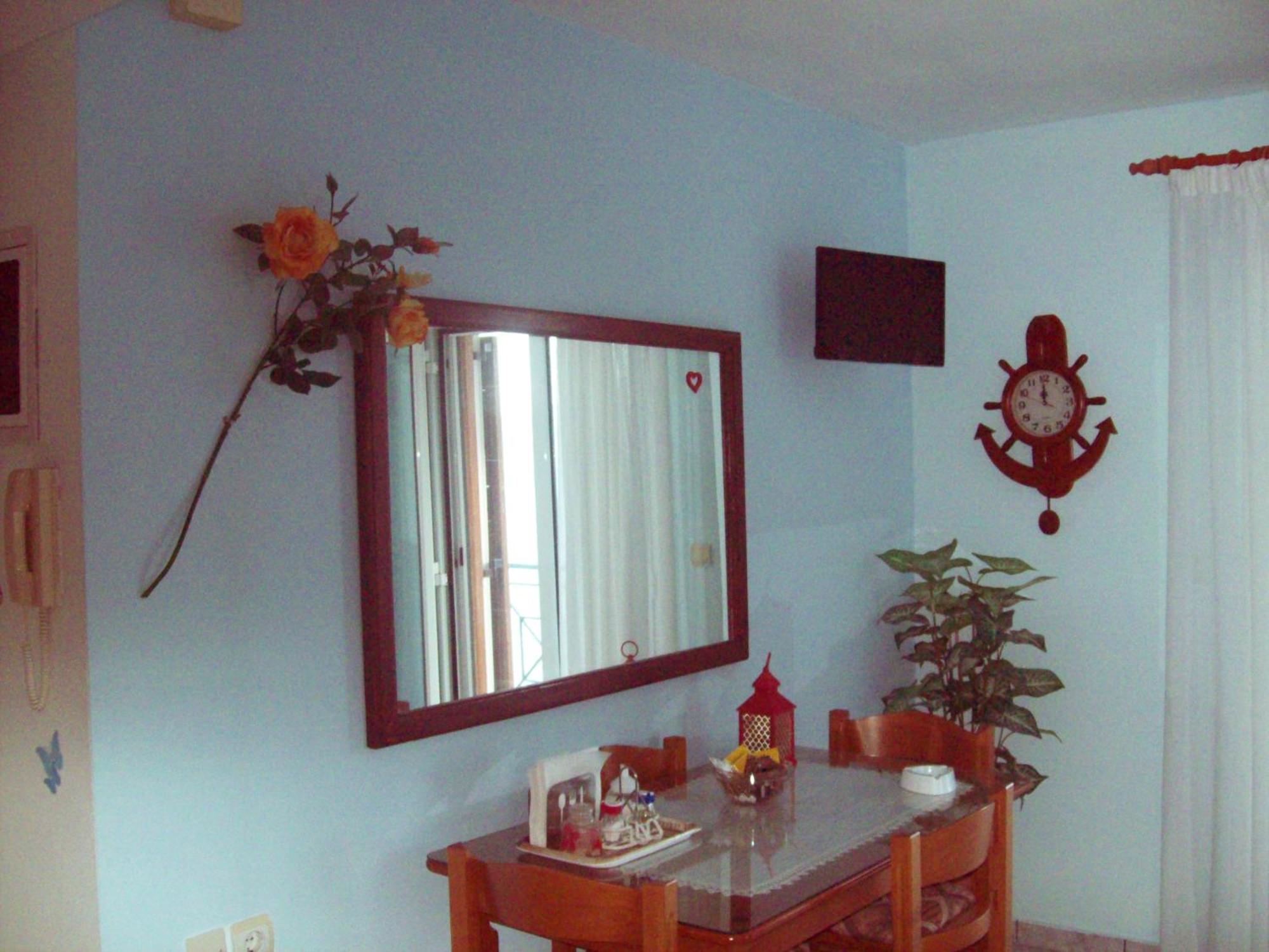 Gary Apartments アソス 部屋 写真